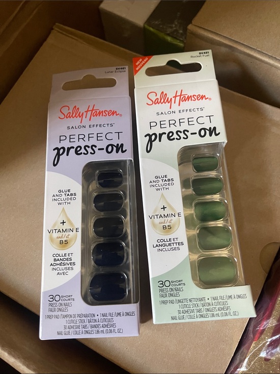 Sally Hansen Other - Sally Hansen Perfect Press-On Nails – Green Shades Set